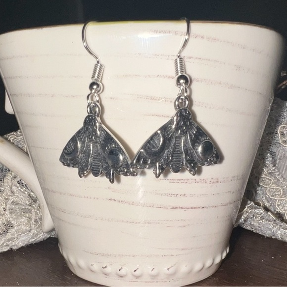 $2 MOTH EARRINGS. STAINLESS STEEL HOOKS. NEW.$2 WITH ANY $10 ORDER OR MORE - Picture 2 of 16